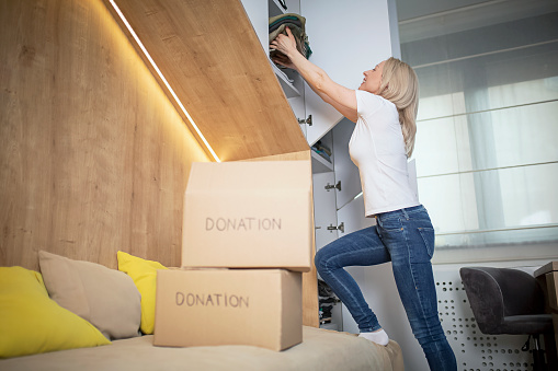 decluttering your home before moving out