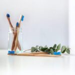 How to clean a toothbrush hygienically