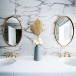 How to clean bathroom mirrors
