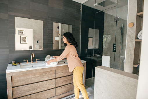 How to Organize Your Bathroom to Fit Your Family's Needs